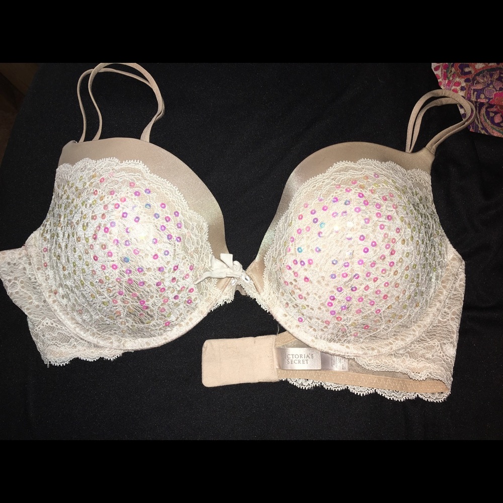 EUC Victoria's Secret bra